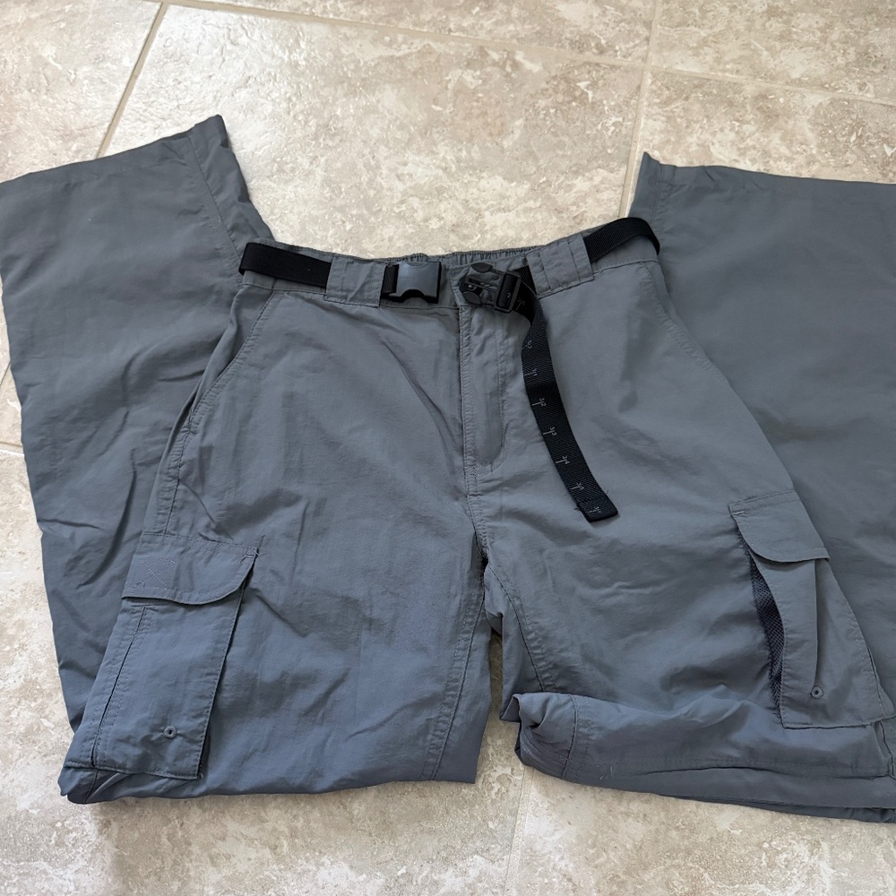 Like new boy’s Magellan convertible pants size L 14-16